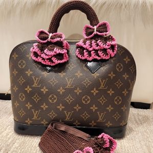 Handmade Crochet handbag handle cover!